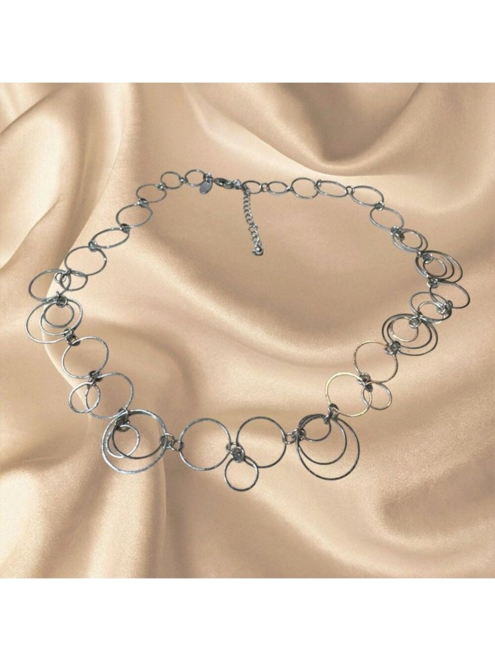 Charming Charlie Silver Tone Interlocking Circle Link Statement Necklace Rings